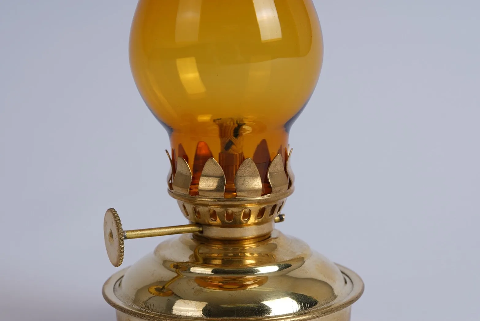 Oil Lamp Mini Amber Glass 6.5" (16.51cm)